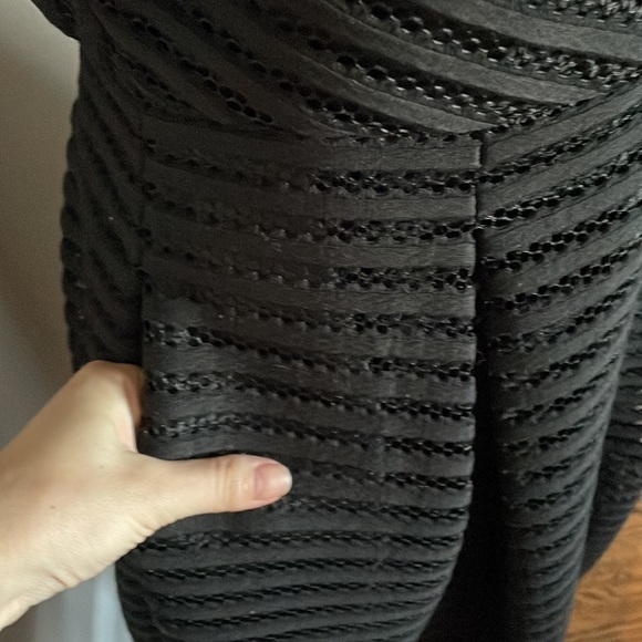 Ivanka Trump black dress like lace - Picture 5 of 9